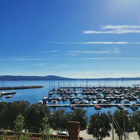 House Belavista 펜션 노비비노돌스키